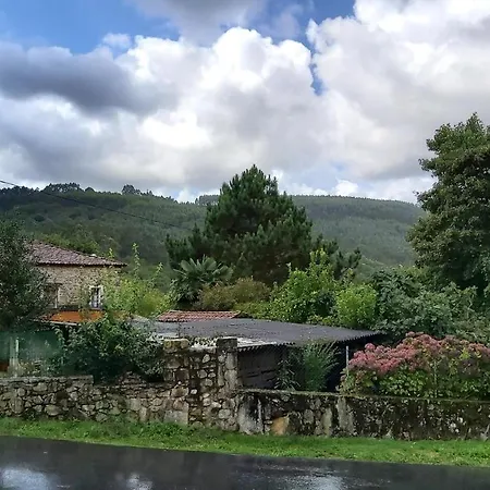 度假居 A Casa Dos Avos Es Casa De Piedra De 1850 Con Piscina Y En Plena Naturaleza En Galicia *