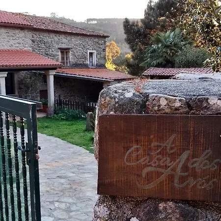 度假居 A Casa Dos Avos Es Casa De Piedra De 1850 Con Piscina Y En Plena Naturaleza En Galicia *