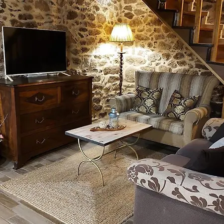 A Casa Dos Avos Es Casa De Piedra De 1850 Con Piscina Y En Plena Naturaleza En Galicia 度假居 拉科鲁尼亚