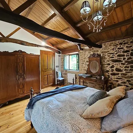 A Casa Dos Avos Es Casa De Piedra De 1850 Con Piscina Y En Plena Naturaleza En Galicia 度假居