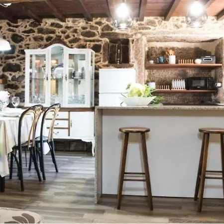 A Casa Dos Avos Es Casa De Piedra De 1850 Con Piscina Y En Plena Naturaleza En Galicia 拉科鲁尼亚